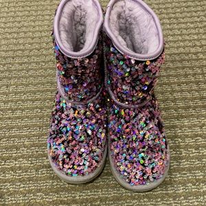 Little Girls UGG boots. Size 3.